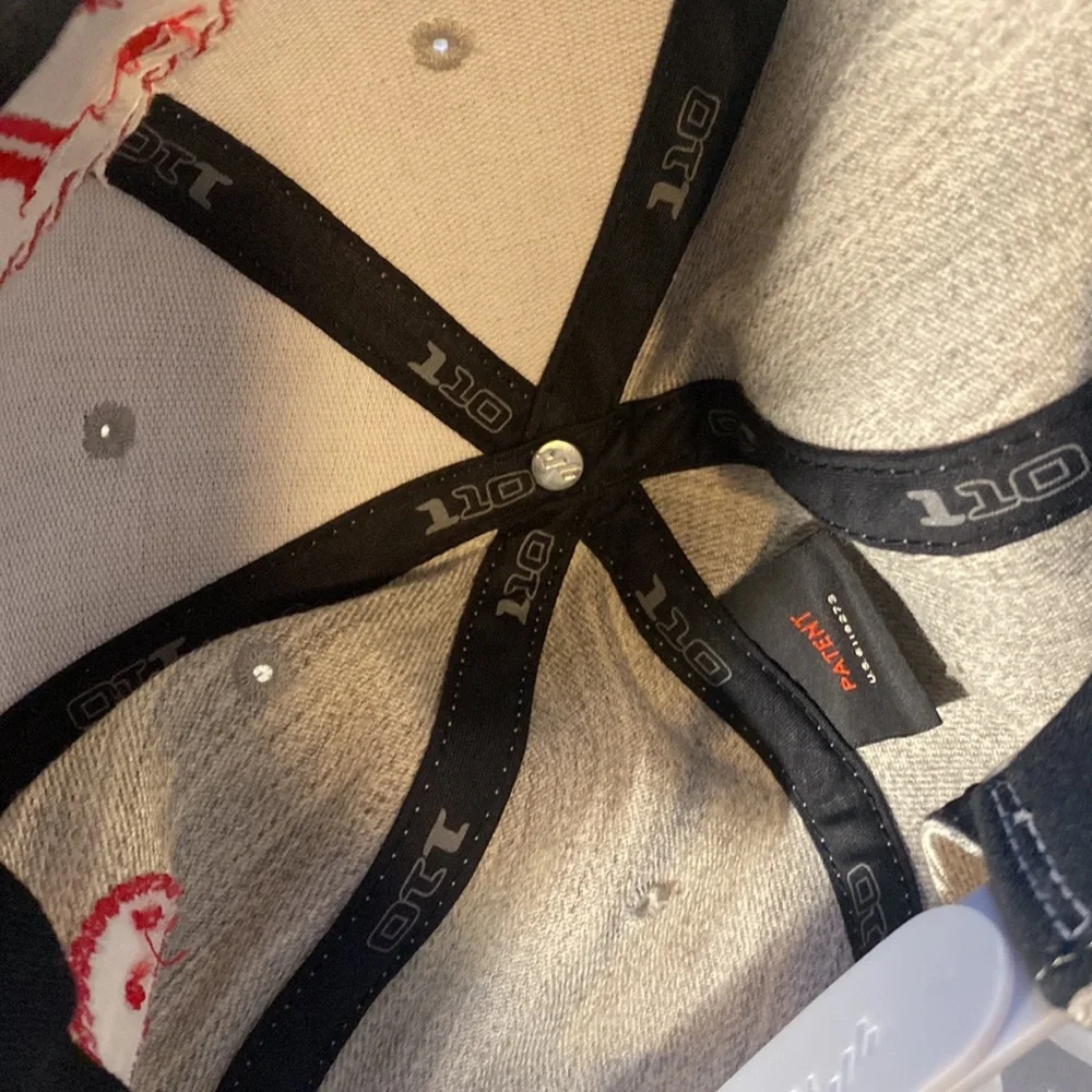 MEN’ NEW FLEXFIT 110 FITTED HOTLINE